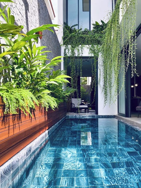 Luxury Room, Pool View | Desk, free WiFi