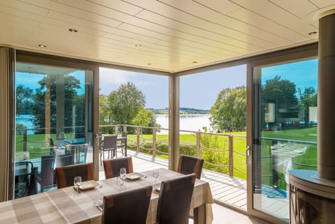 Villa, 4 Bedrooms | Living room | Flat-screen TV