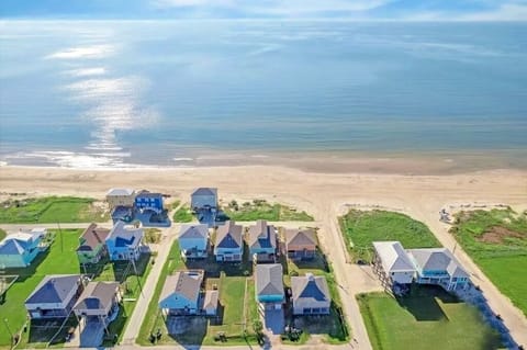 House, 4 Bedrooms | Beach