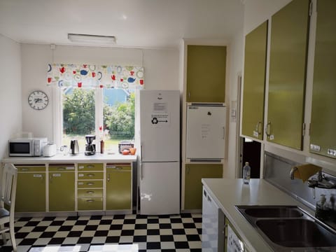 Classic Villa | Private kitchen | Shared fridge, microwave