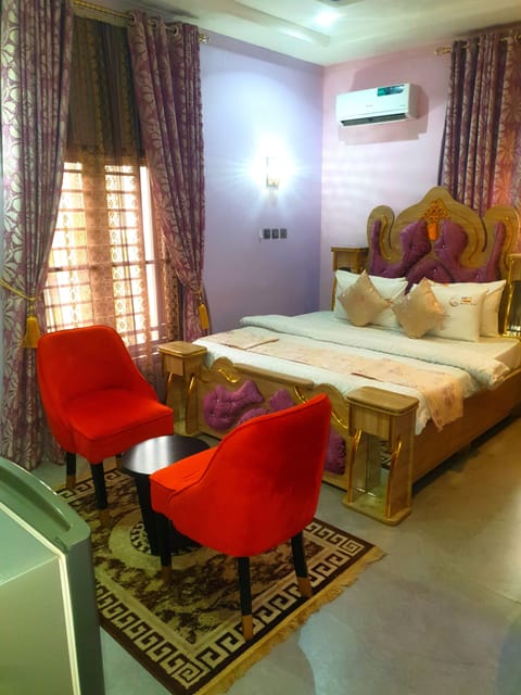 Basic Room | In-room safe, desk, laptop workspace, free WiFi