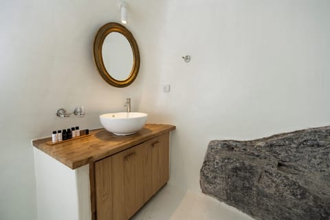 Villa, Sea View | Bathroom | Shower, hair dryer, slippers, towels