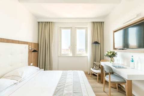 Minibar, in-room safe, desk, soundproofing