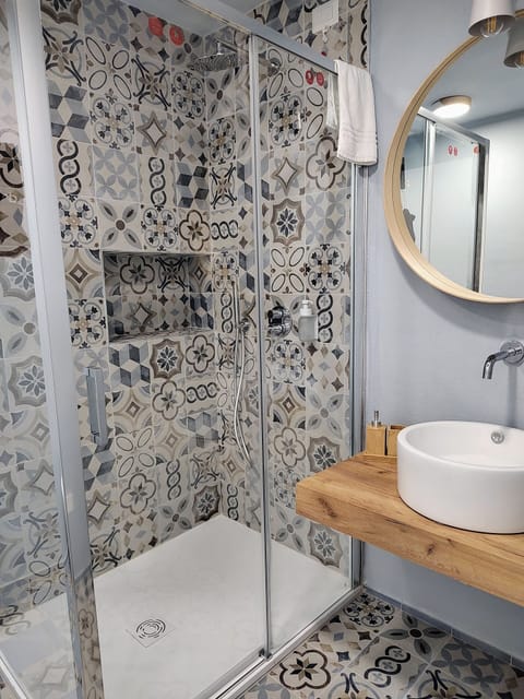 Classic Double Room | Desk, laptop workspace, free WiFi