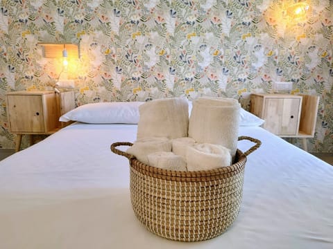 Classic Double Room | Desk, laptop workspace, free WiFi