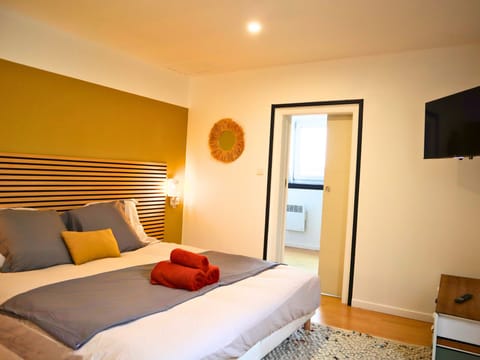 House | Iron/ironing board, free WiFi