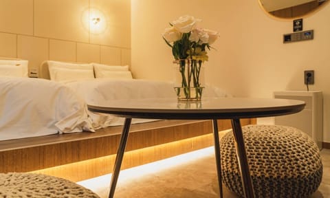 Twin Spa | Individually decorated, individually furnished, free WiFi, bed sheets