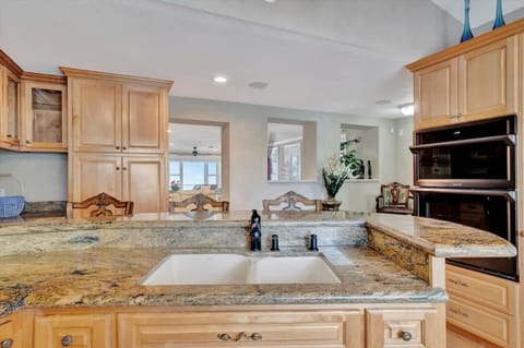 Apartment | 2 bedrooms, desk