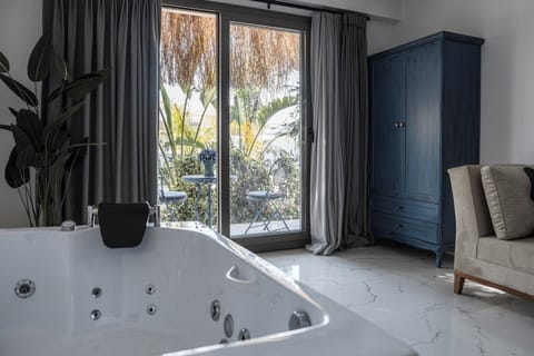 Exclusive Quadruple Room | Free WiFi