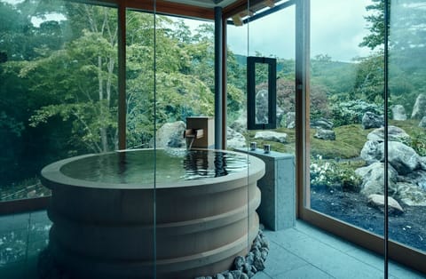 Villa Suite [hare],Dining Non Smoking | Bathroom | Combined shower/tub, rainfall showerhead, eco-friendly toiletries