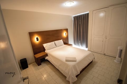 Comfort Apartment | Desk, WiFi (free), bed sheets