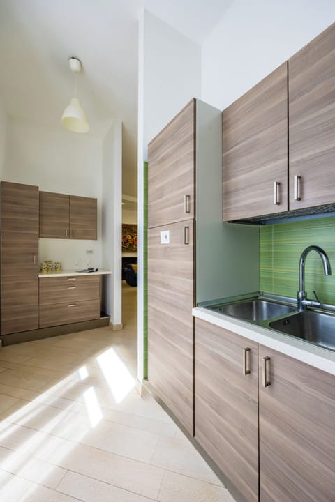 Family Apartment, Balcony | Private kitchen | Electric kettle