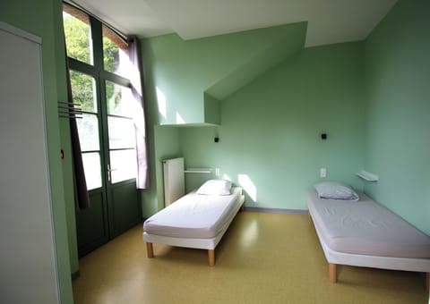 Soundproofing, free WiFi