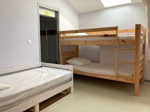 Soundproofing, free WiFi