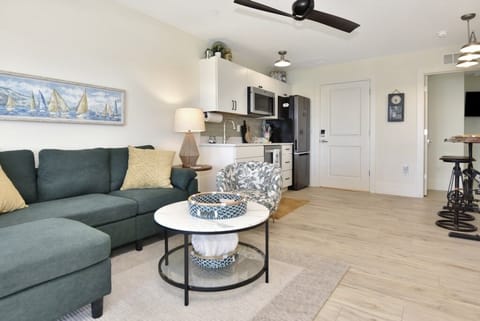 Apartment, 2 Bedrooms | Living area