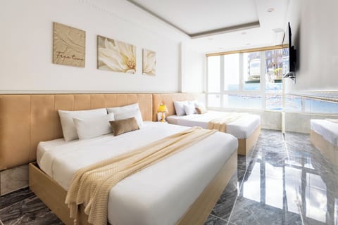 Premier Twin Room, 2 Queen Beds, Private Bathroom, City View | Desk, laptop workspace, soundproofing, free WiFi