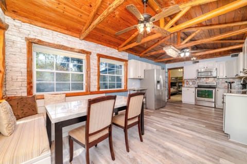 Basic House, Patio | Private kitchen | Full-size fridge, microwave, oven, stovetop