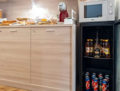 Room, 1 Bedroom, Smoking, Patio | Dining