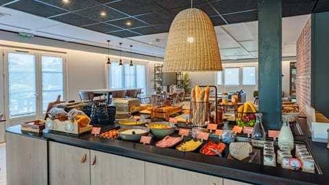 Daily continental breakfast for a fee