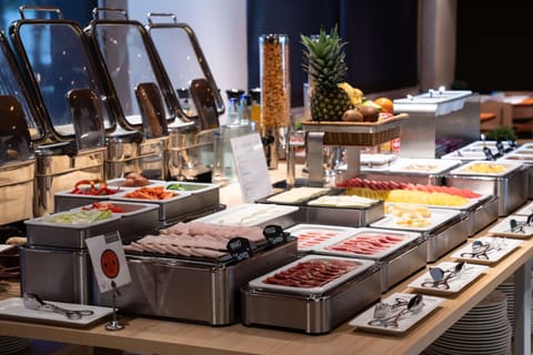 Daily buffet breakfast for a fee