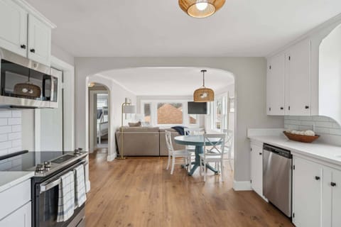Apartment, Multiple Beds, Kitchen, Garden View (The Coastal Nest) | Private kitchen | Fridge, microwave, oven, stovetop