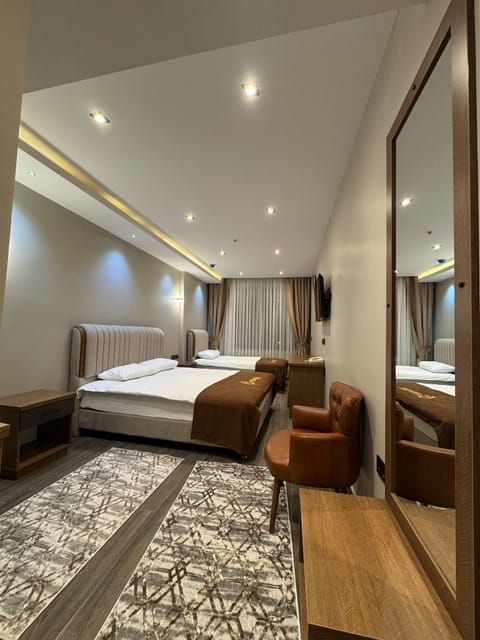 Luxury Twin Room, City View | Desk, laptop workspace, free WiFi