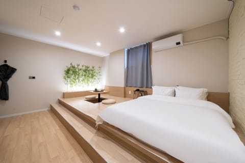 Honeymoon Double Room | Premium bedding, down comforters, free minibar, individually decorated