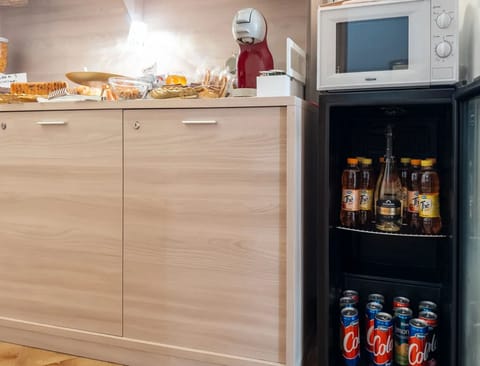 Room, 1 Bedroom, Smoking, Patio | Dining