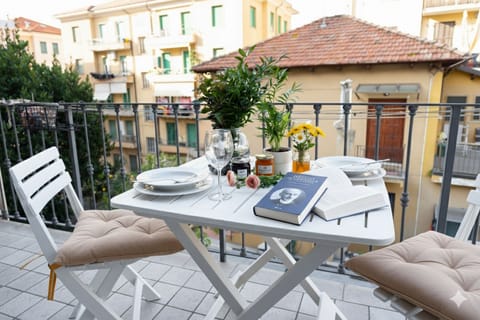 Apartment | Terrace/patio