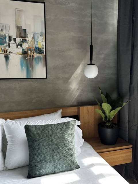 Deluxe Room, 1 Queen Bed | WiFi (free)