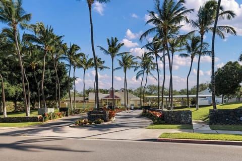 Condo, 2 Bedrooms | Property grounds