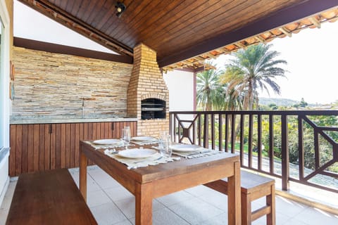 Deluxe House, 5 Bedrooms, Private Pool | Outdoor dining
