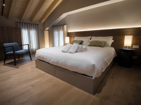 Classic Room | In-room safe, soundproofing, free WiFi