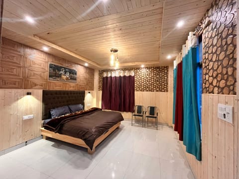 Deluxe Twin Room, Balcony, Mountain View | Free WiFi