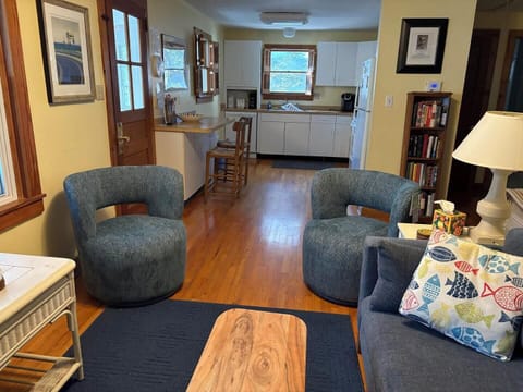 House, Multiple Beds, Kitchen, Garden View | Living area