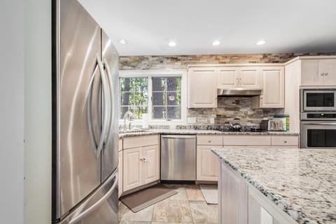 House, Multiple Beds, Kitchen, Garden View | Private kitchen | Coffee/tea maker