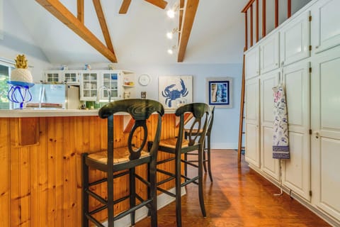 House, Multiple Beds, Balcony, Garden View | Dining