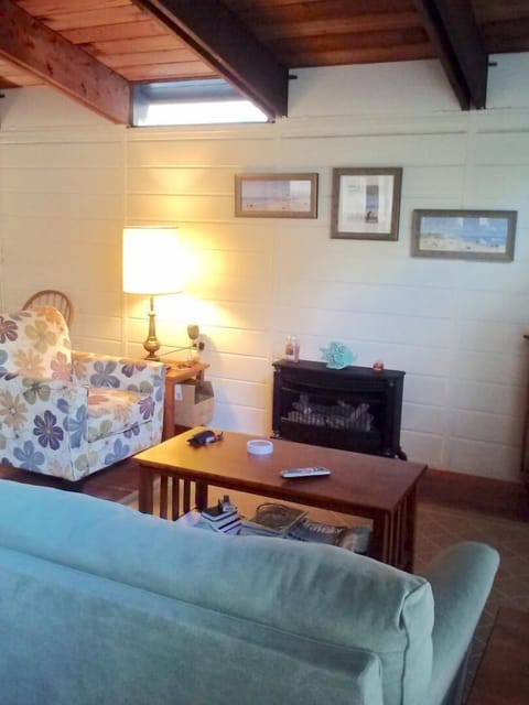 House, Multiple Beds, Fireplace, Garden View | Living area | Fireplace