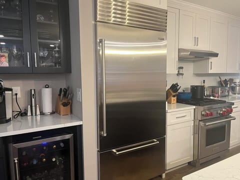 House, Multiple Beds, Patio, Garden View | Private kitchen | Coffee/tea maker