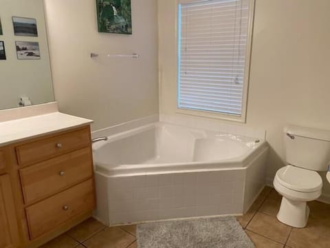 Townhome, Multiple Beds, Balcony, Garden View | Bathroom