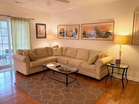 Townhome, Multiple Beds, Balcony, Garden View | Living area