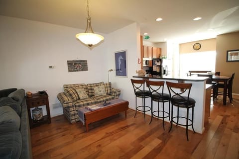 Townhome, Multiple Beds, Kitchen, Garden View | Living area