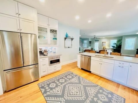 House, Multiple Beds, Fireplace, Garden View | Private kitchen | Coffee/tea maker