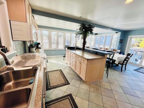 House, Multiple Beds, Kitchen, Garden View | Private kitchen | Coffee/tea maker