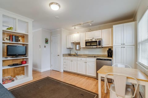 Condo, 1 Queen Bed with Sofa bed, Patio, Garden View | Private kitchen | Coffee/tea maker