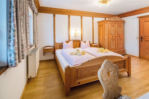 Double Room, Mountain View | Individually decorated, individually furnished, laptop workspace