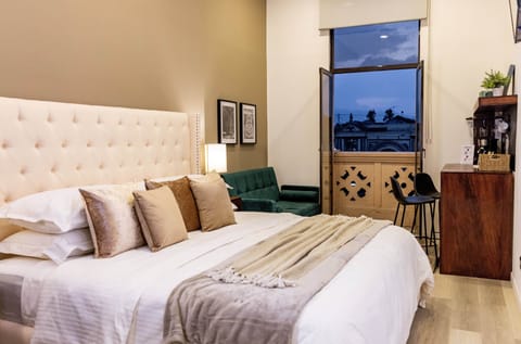 Deluxe Suite, Balcony, Park View | 1 bedroom, blackout drapes, iron/ironing board (on request), WiFi (free)