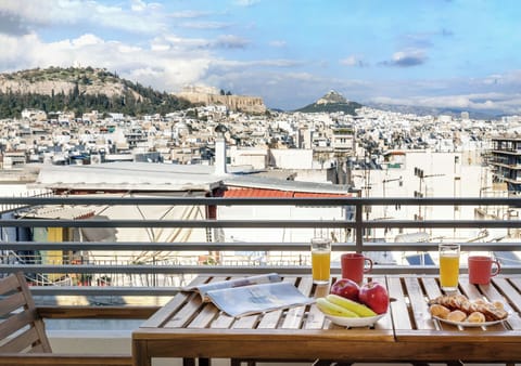 Family Apartment, 2 Bedrooms, Kitchen, Mountain View | 2 bedrooms, individually decorated, individually furnished