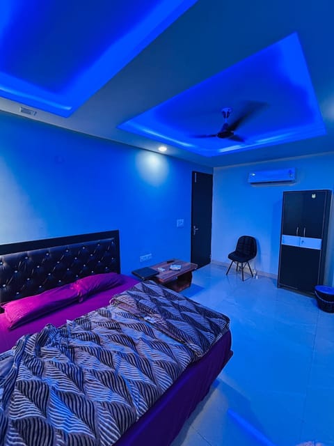 Deluxe Double Room, City View | Desk, laptop workspace, soundproofing, free WiFi