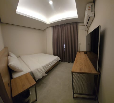 Double Room | Free WiFi, bed sheets